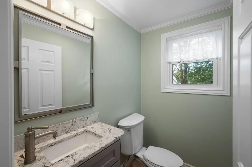 24 Milbern Avenue Hampton NH 03842