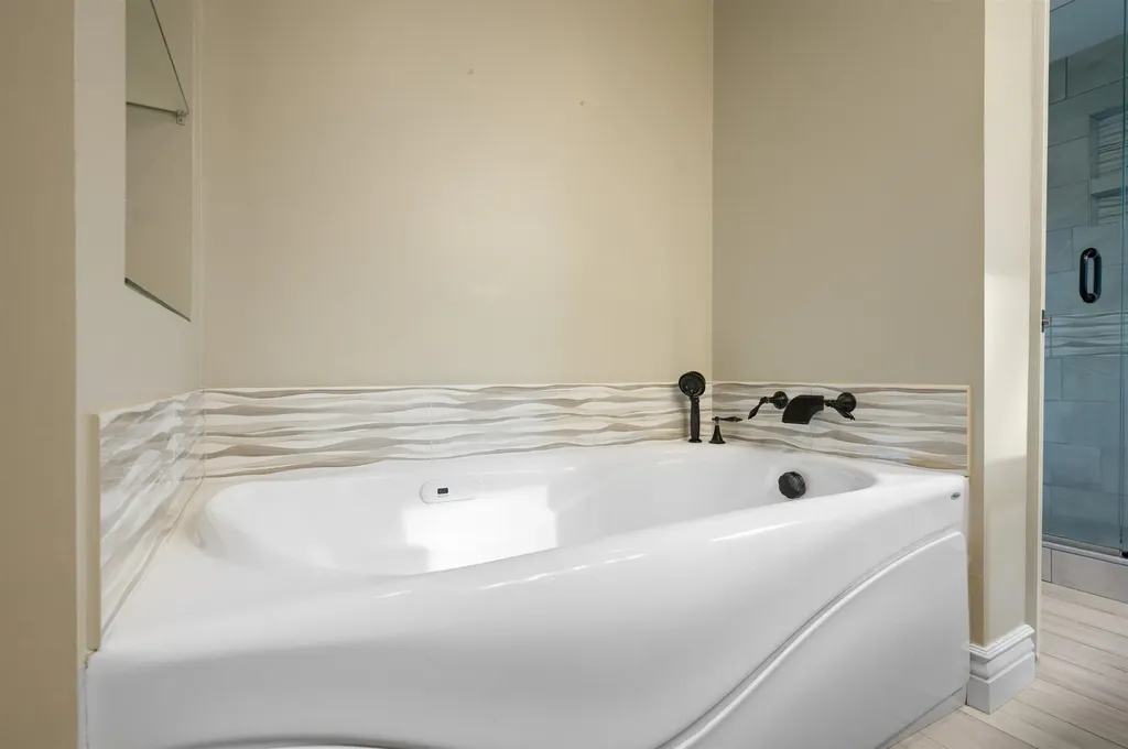 24 Milbern Avenue Hampton NH 03842