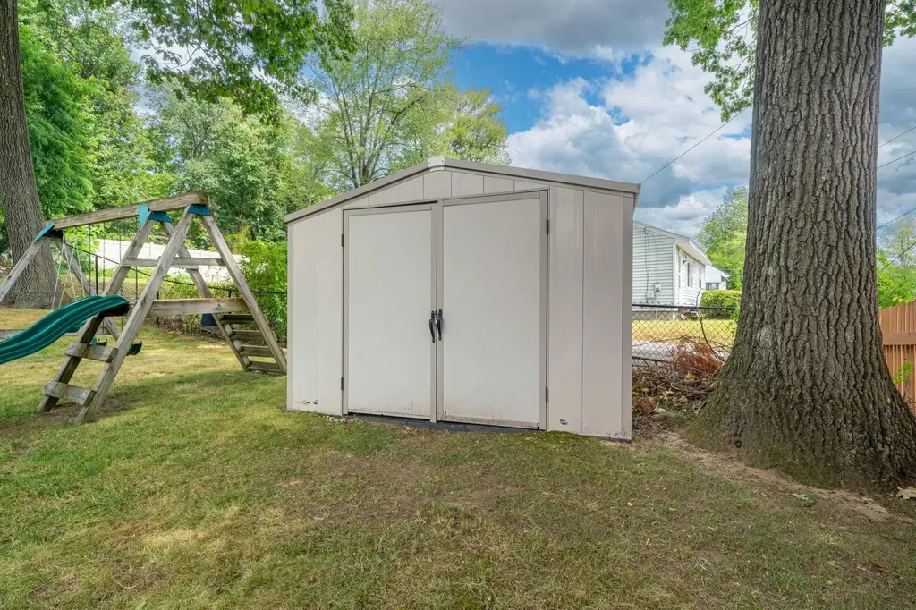 60 Bosse Avenue Manchester NH 03103
