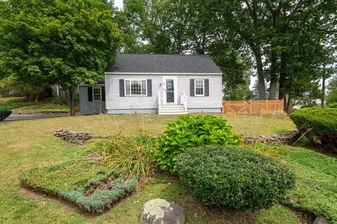 60 Bosse Avenue Manchester NH 03103