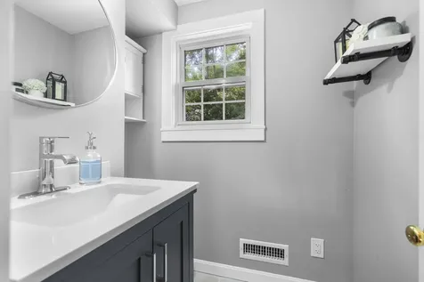 60 Bosse Avenue Manchester NH 03103