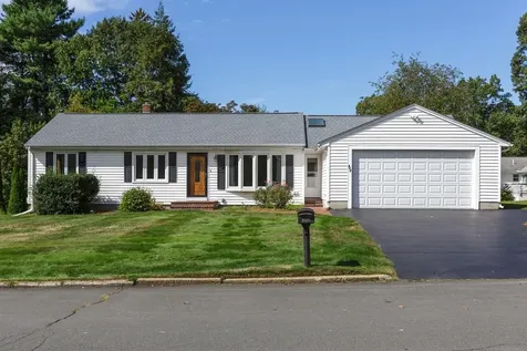 112 Woodcrest Court Manchester NH 03109