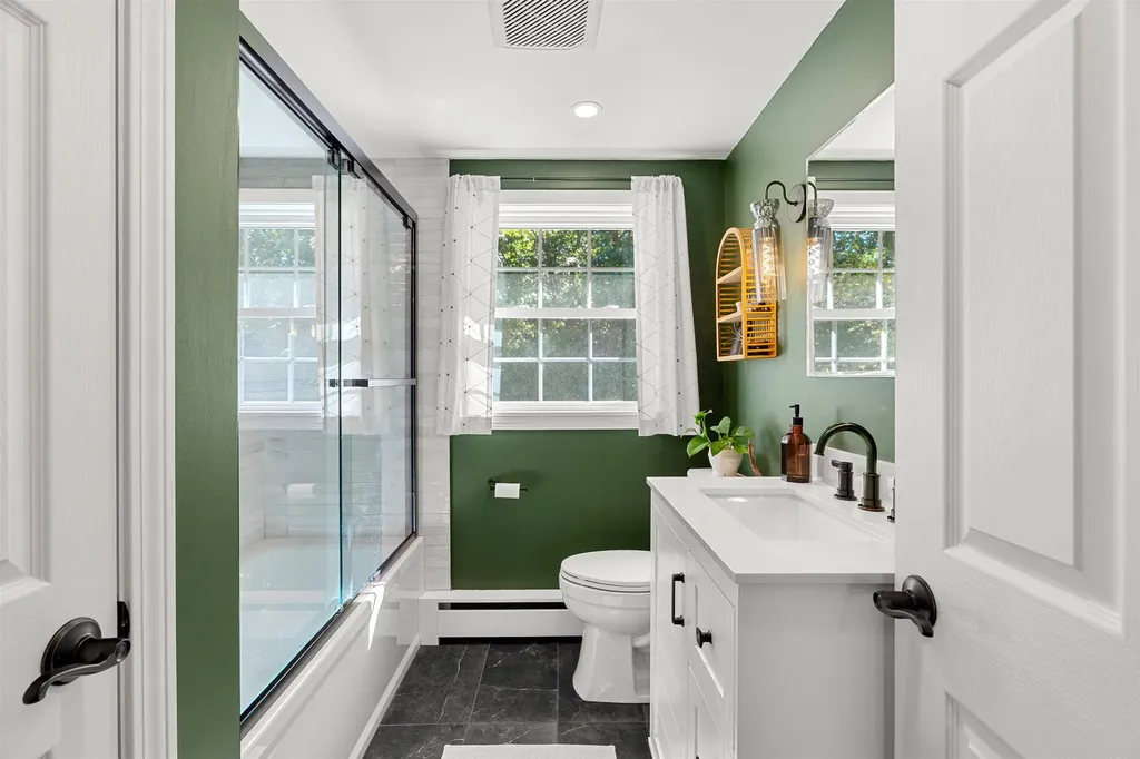 1 Belvina Circle Pelham NH 03076