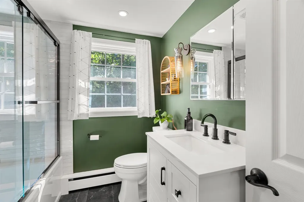 1 Belvina Circle Pelham NH 03076