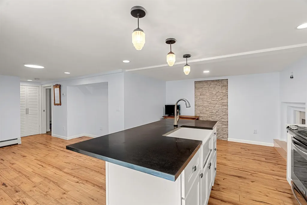 1 Belvina Circle Pelham NH 03076