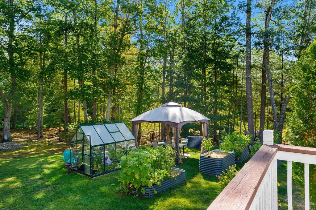 1 Belvina Circle Pelham NH 03076