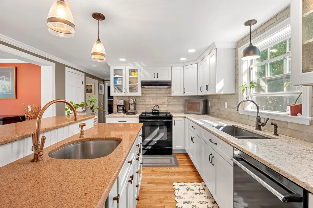 1 Belvina Circle Pelham NH 03076