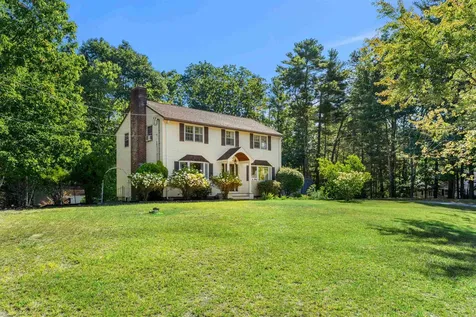1 Belvina Circle Pelham NH 03076