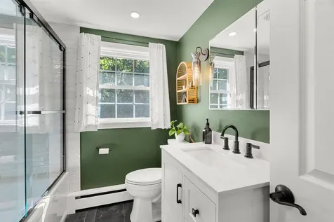 1 Belvina Circle Pelham NH 03076