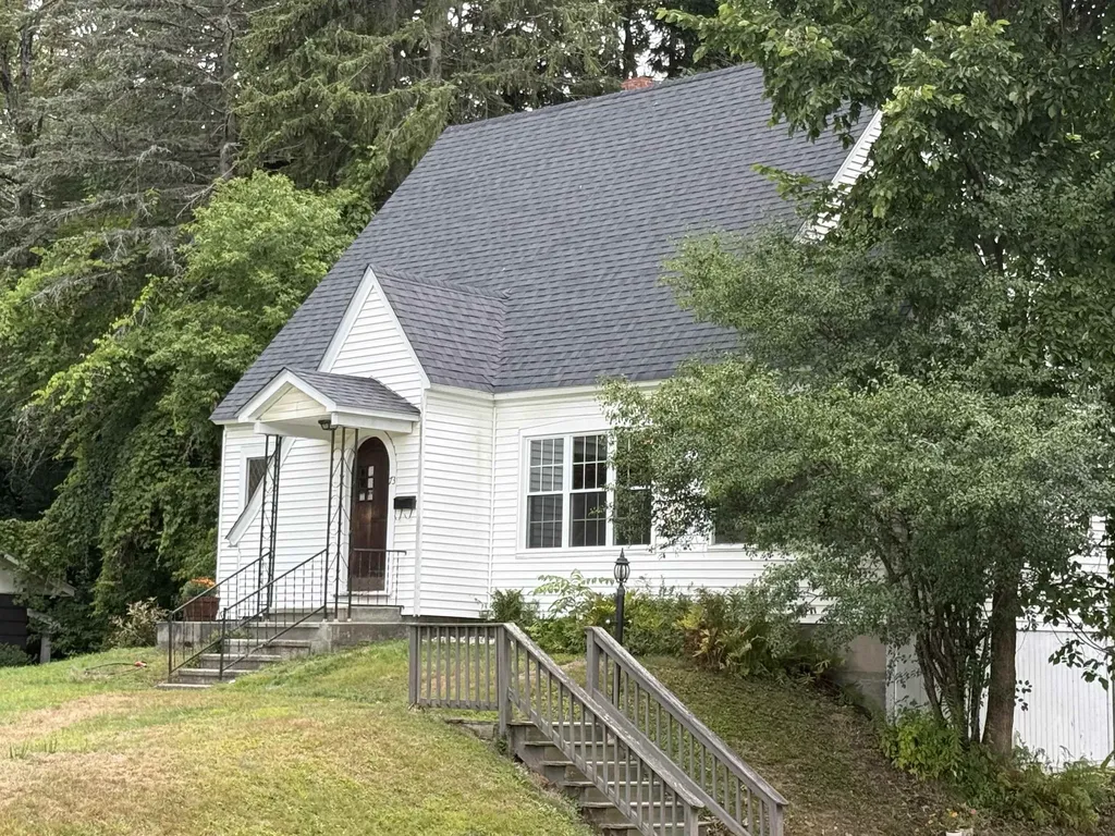 73 Cliff Street St. Johnsbury VT 05819