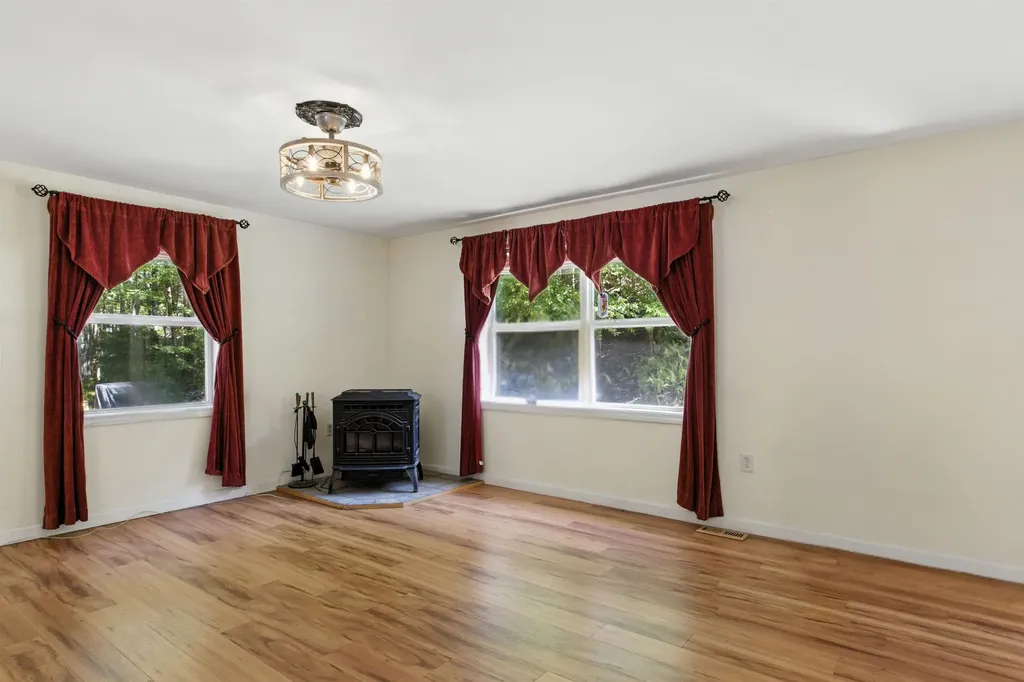 24 Cleveland Circle Washington NH 03280
