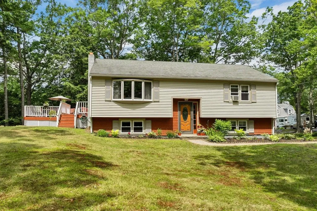 23 Mountain View Terrace Wakefield NH 03872