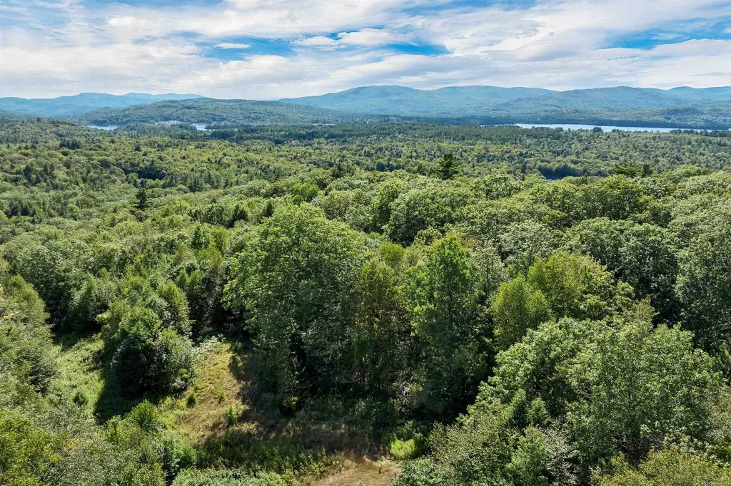 29 Mollie Road Bristol NH 03222