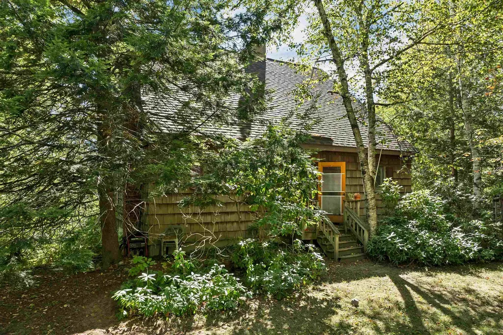 29 Mollie Road Bristol NH 03222