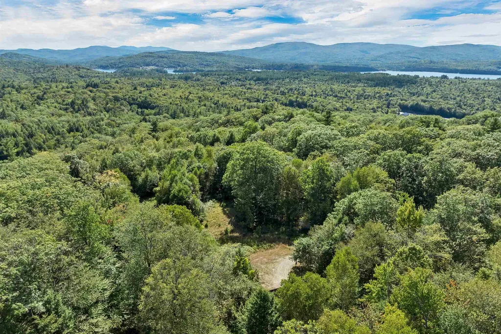 29 Mollie Road Bristol NH 03222