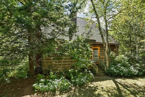 29 Mollie Road Bristol NH 03222