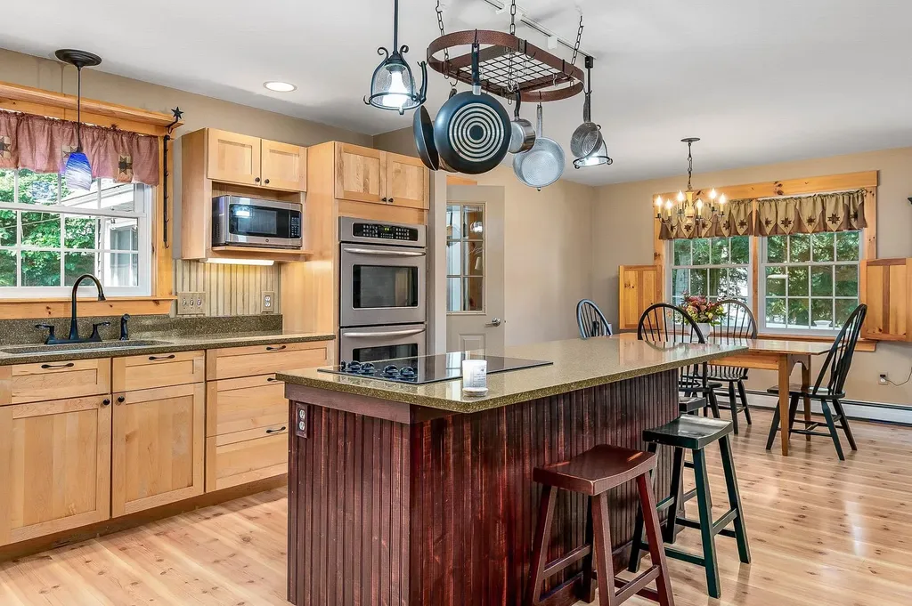 14 1/2 Yvonne Street Rochester NH 03867