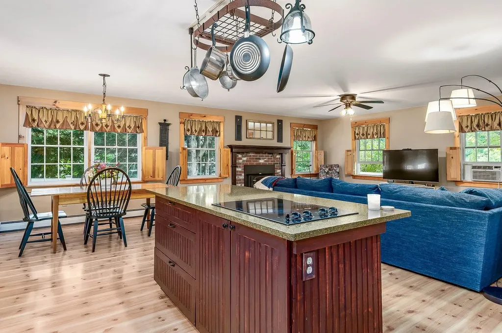 14 1/2 Yvonne Street Rochester NH 03867