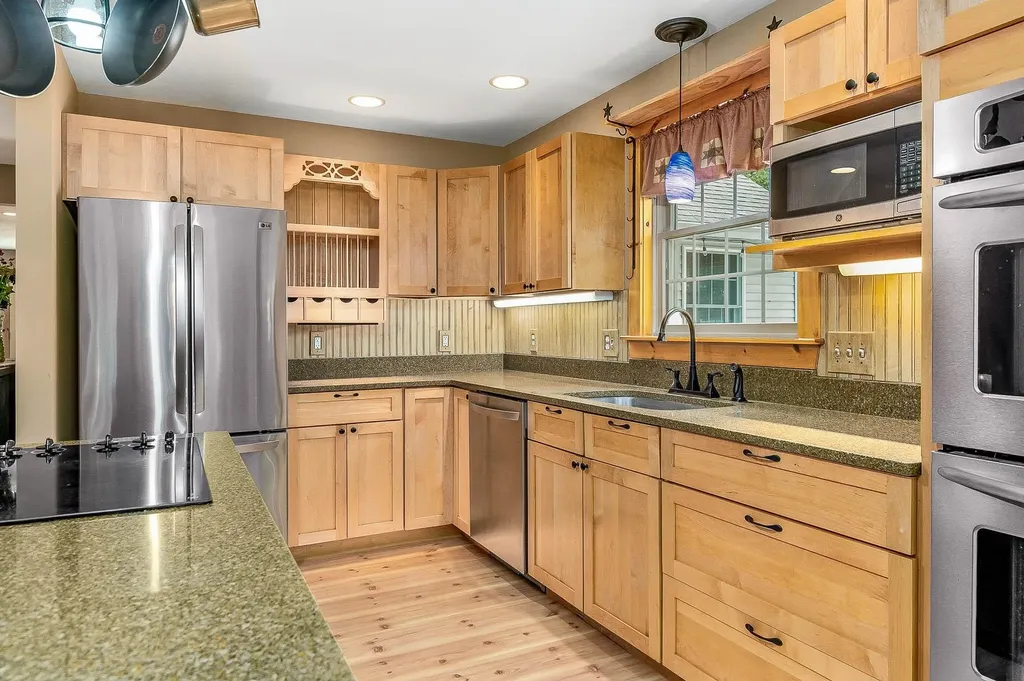 14 1/2 Yvonne Street Rochester NH 03867