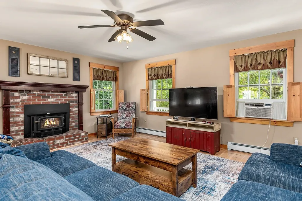 14 1/2 Yvonne Street Rochester NH 03867