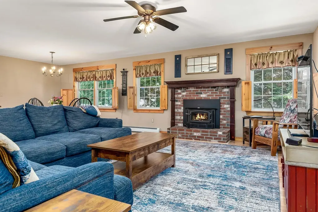 14 1/2 Yvonne Street Rochester NH 03867