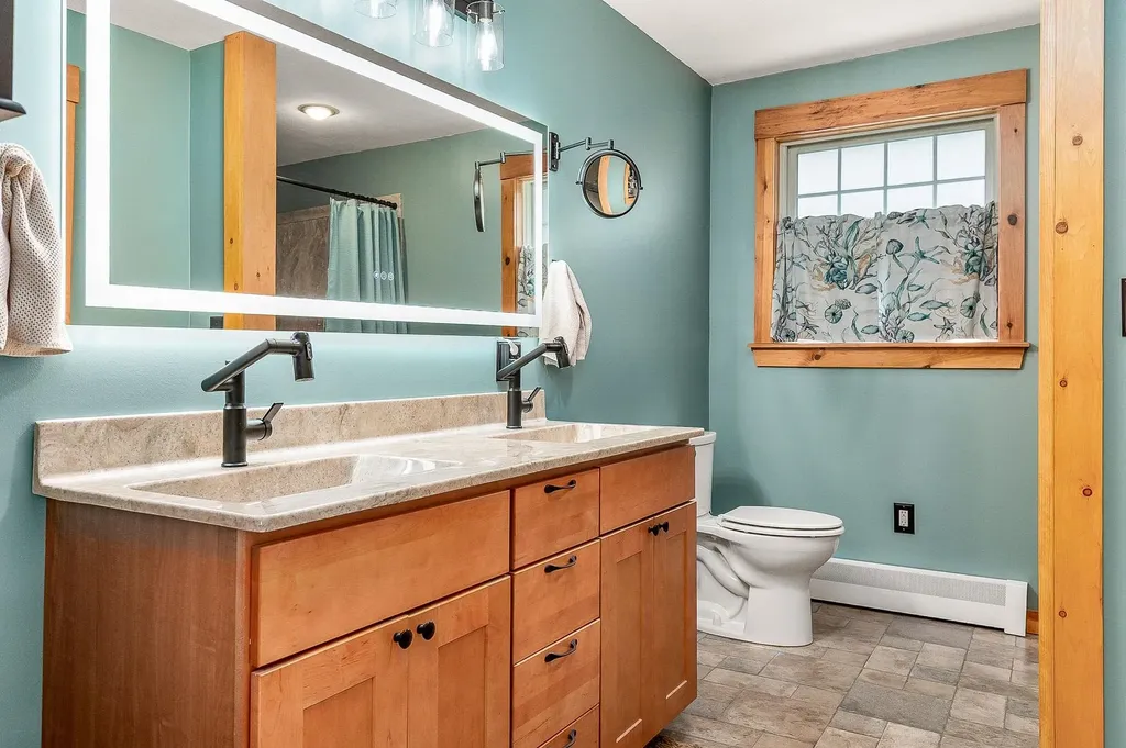 14 1/2 Yvonne Street Rochester NH 03867