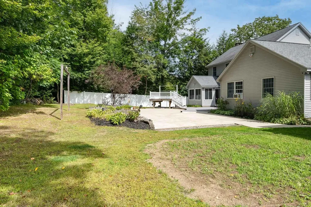 14 1/2 Yvonne Street Rochester NH 03867