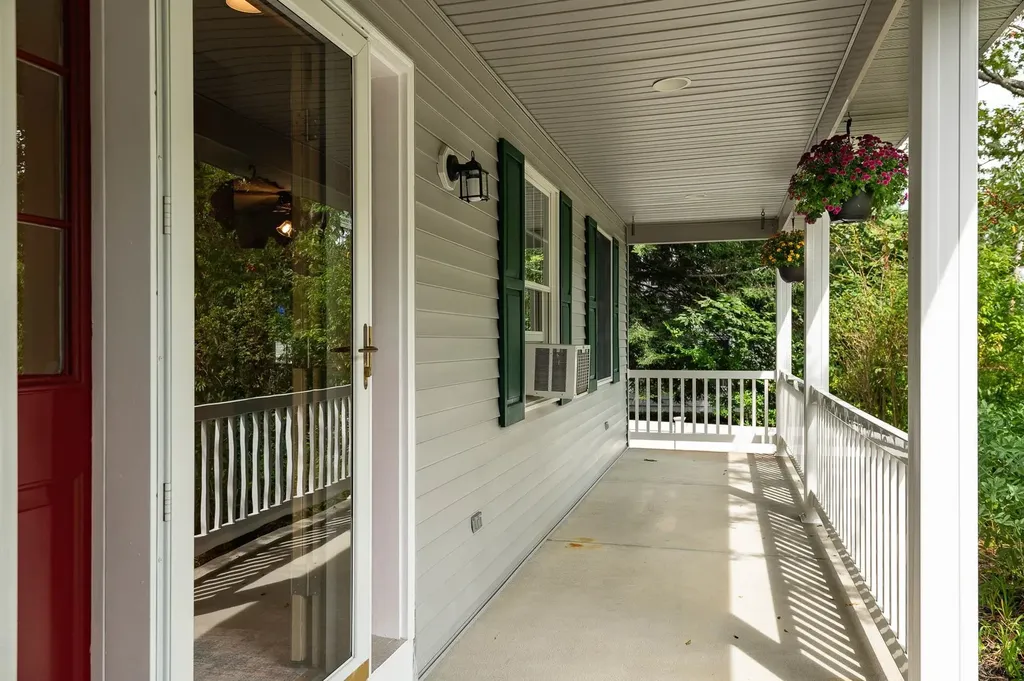 14 1/2 Yvonne Street Rochester NH 03867