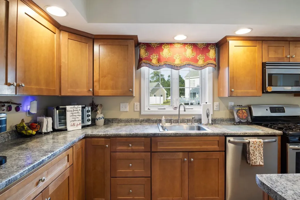 6 Aspen Drive Somersworth NH 03878
