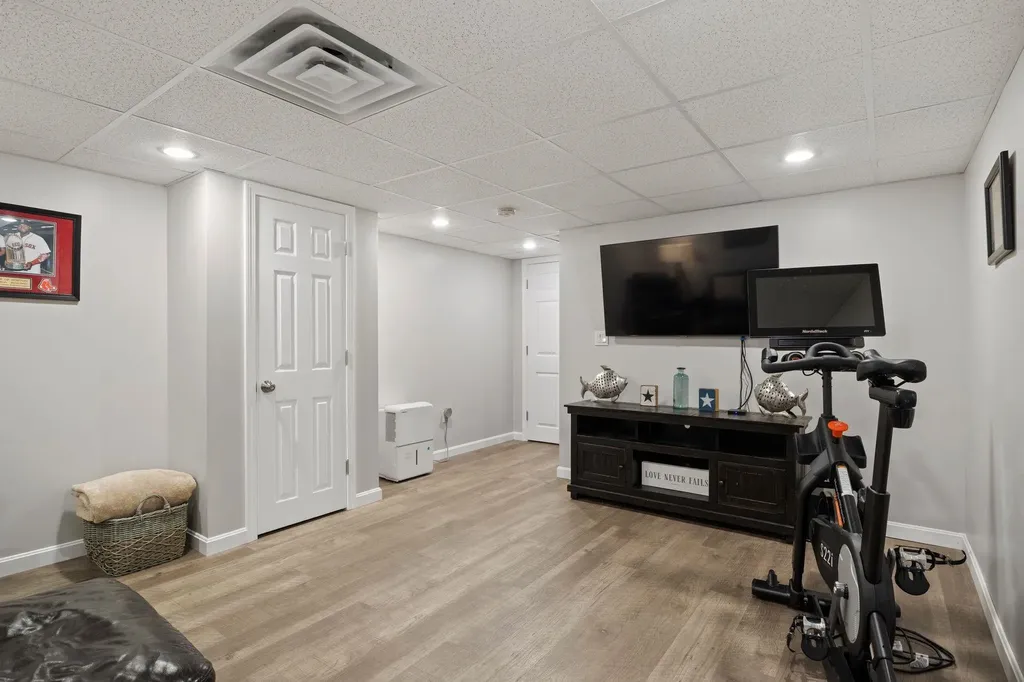 6 Aspen Drive Somersworth NH 03878