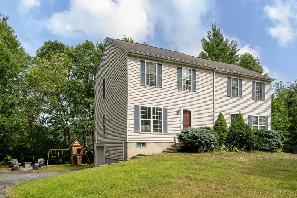 7 Grebenstein Drive Newton NH 03858
