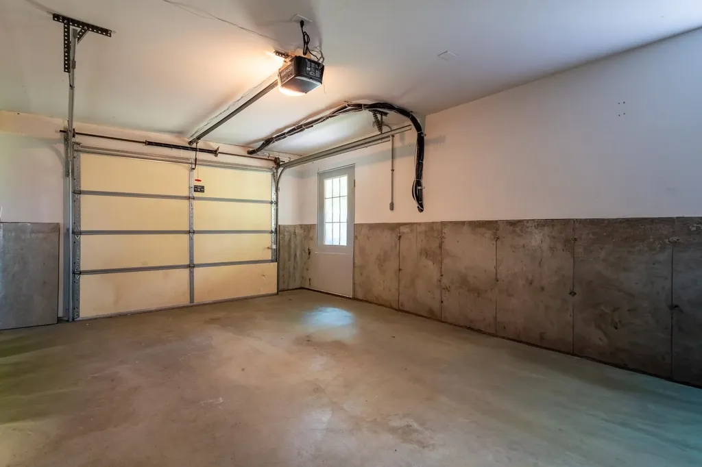 7 Grebenstein Drive Newton NH 03858