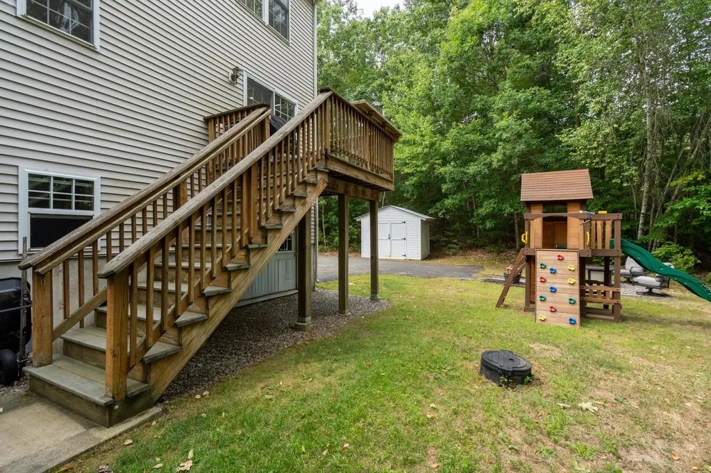 7 Grebenstein Drive Newton NH 03858