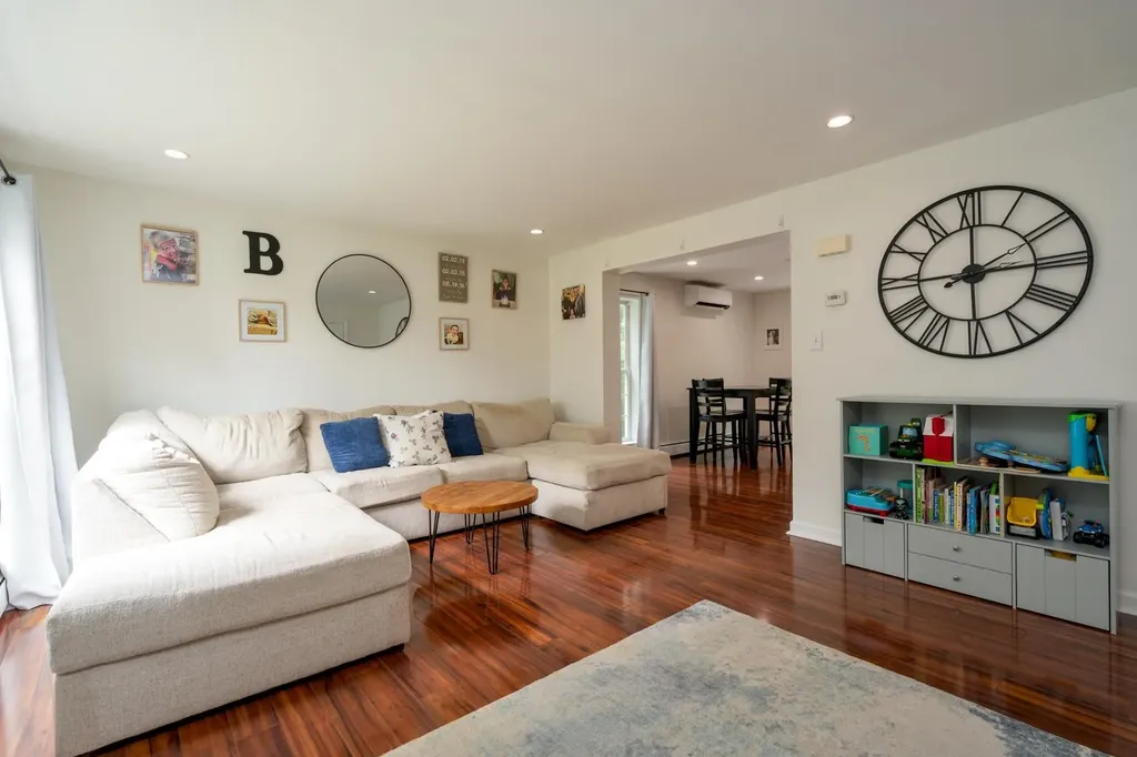 7 Grebenstein Drive Newton NH 03858