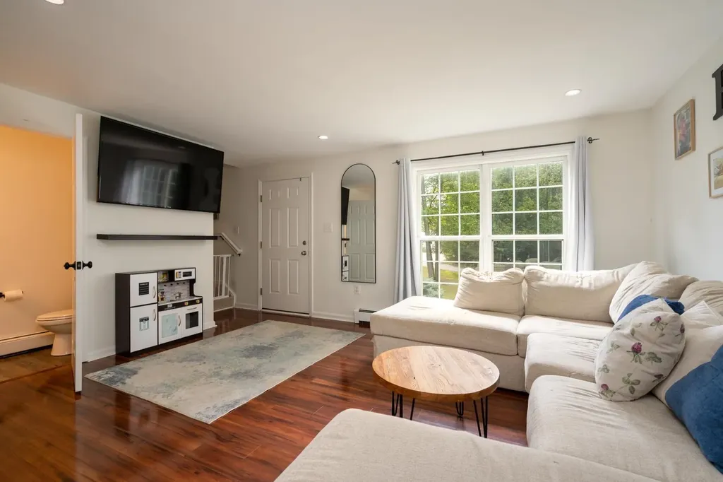 7 Grebenstein Drive Newton NH 03858