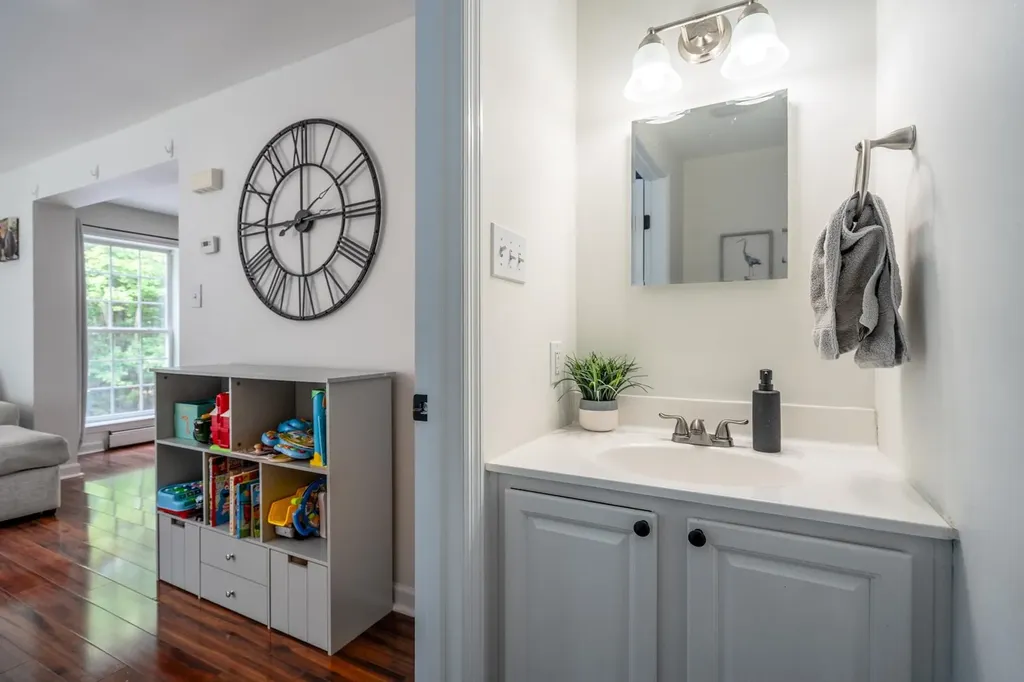 7 Grebenstein Drive Newton NH 03858