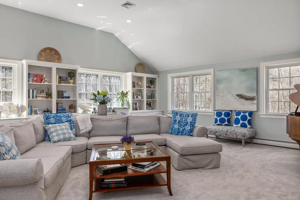 23 Rockrimmon Road North Hampton NH 03862