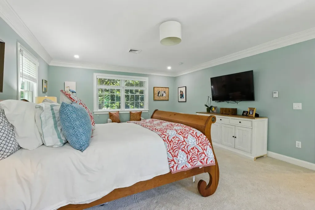 23 Rockrimmon Road North Hampton NH 03862