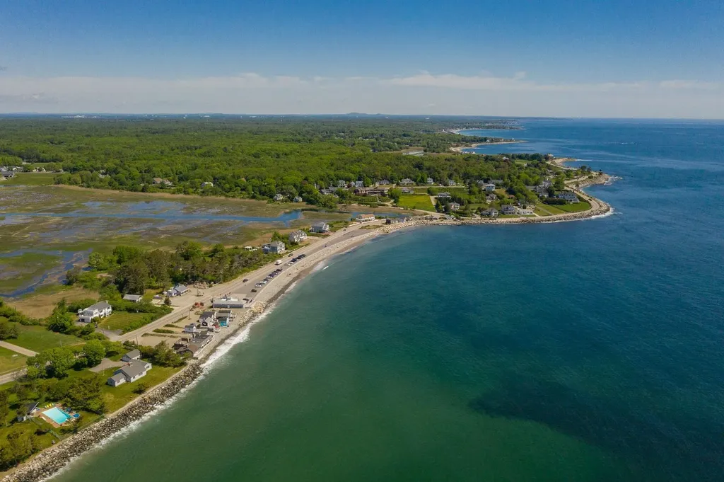 23 Rockrimmon Road North Hampton NH 03862