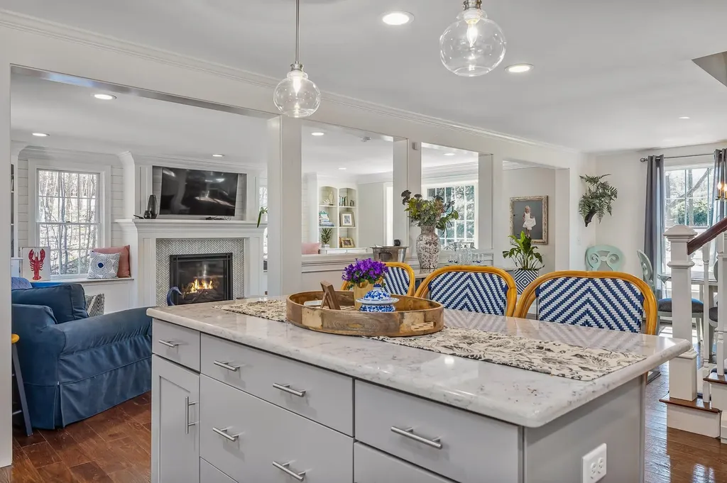 23 Rockrimmon Road North Hampton NH 03862