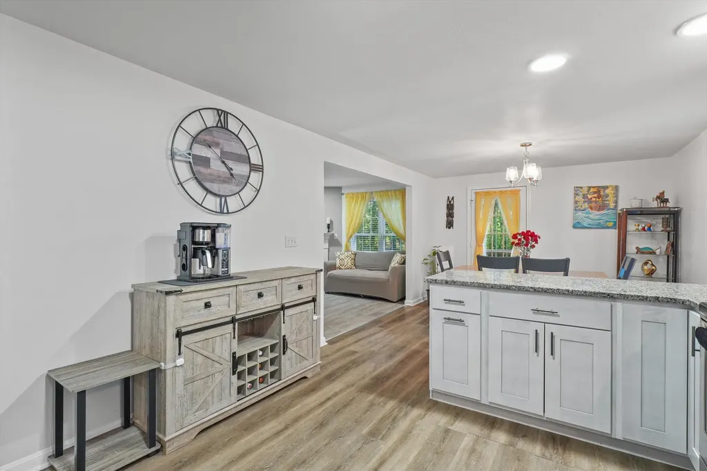 138 Barbara Lane Hudson NH 03051