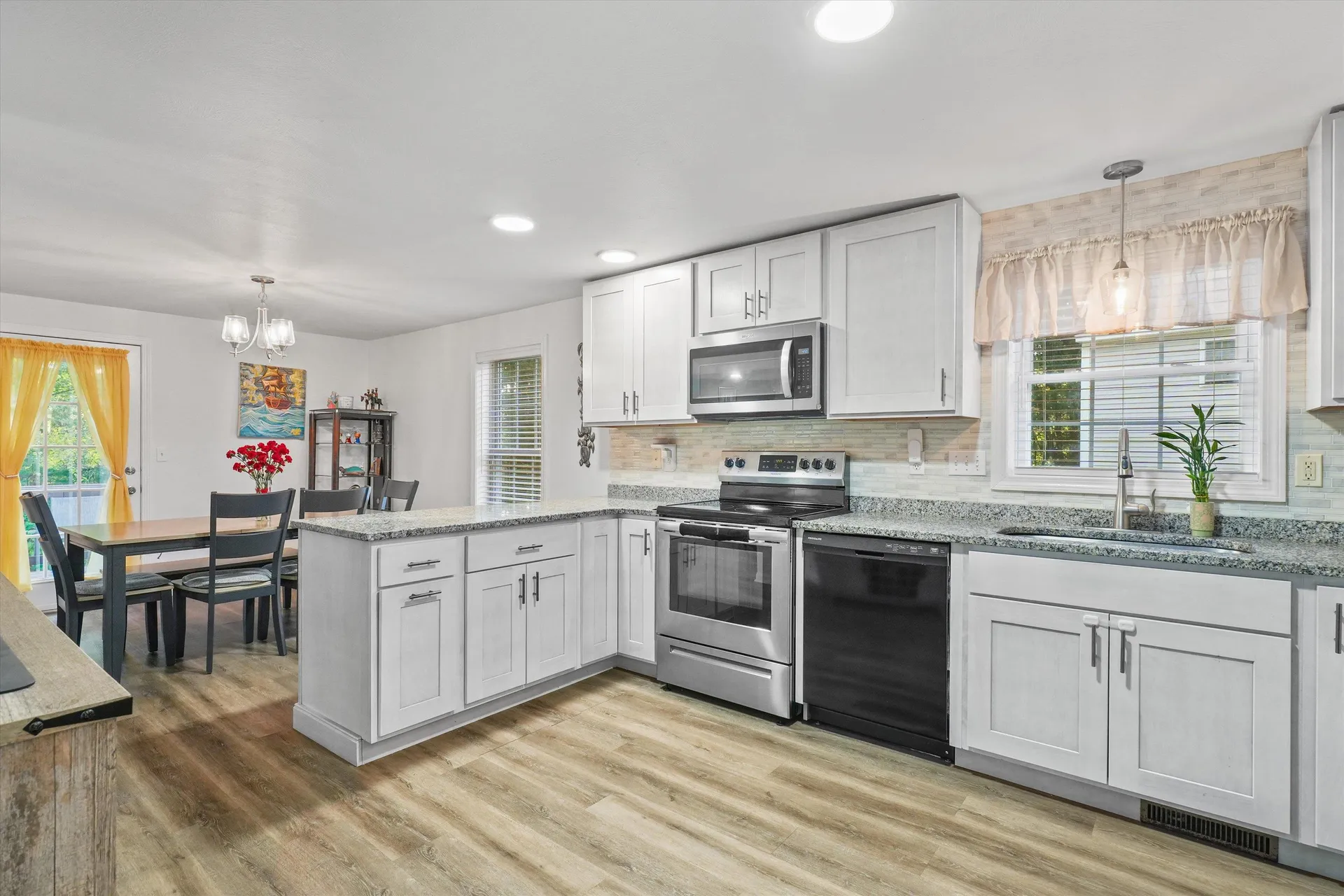 138 Barbara Lane Hudson NH 03051