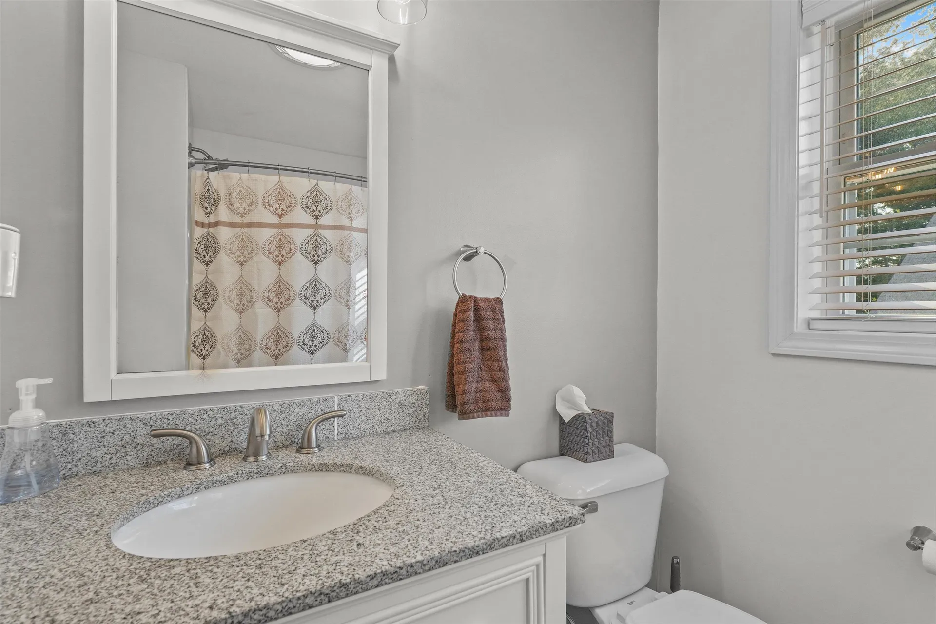 138 Barbara Lane Hudson NH 03051