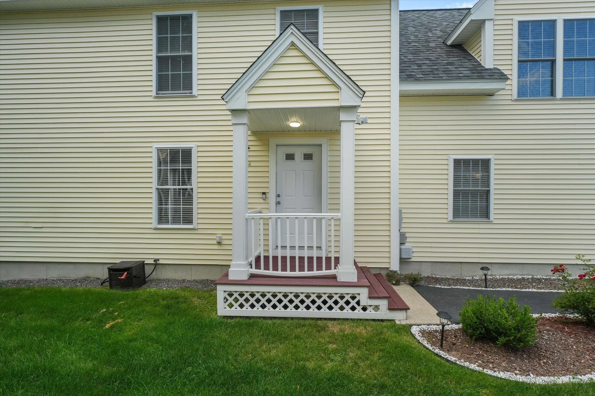 138 Barbara Lane Hudson NH 03051