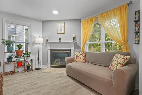 138 Barbara Lane Hudson NH 03051