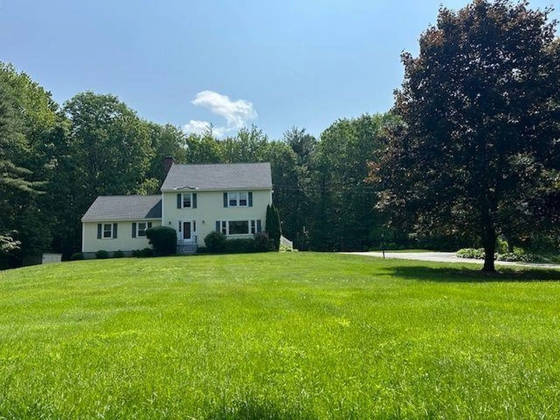 924 River Road Weare NH 03281