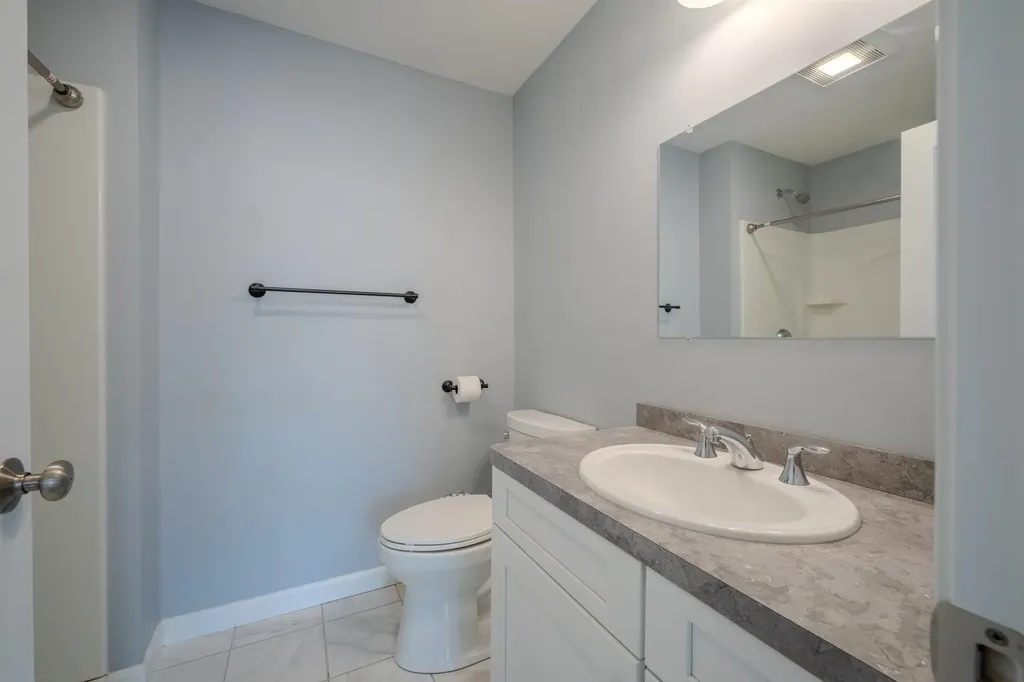 24 Cranberry Way Manchester NH 03109