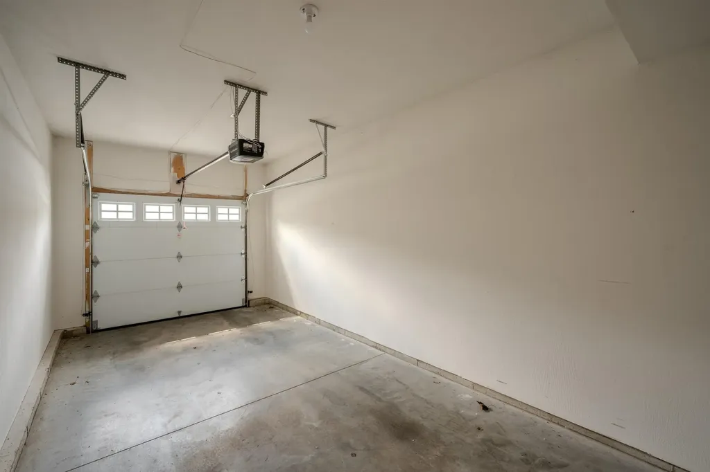 24 Cranberry Way Manchester NH 03109