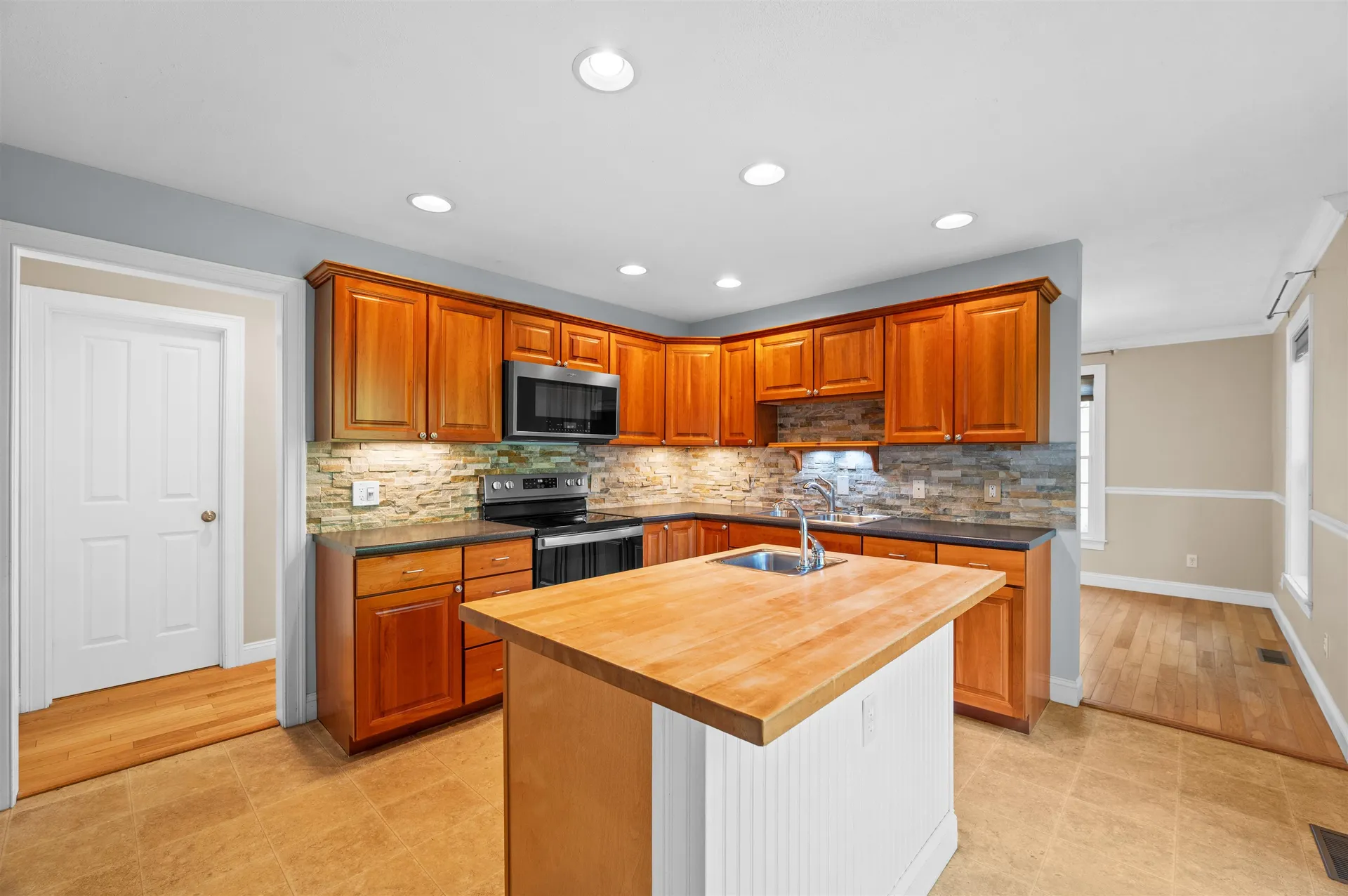 35 Gatchell Way Epping NH 03042