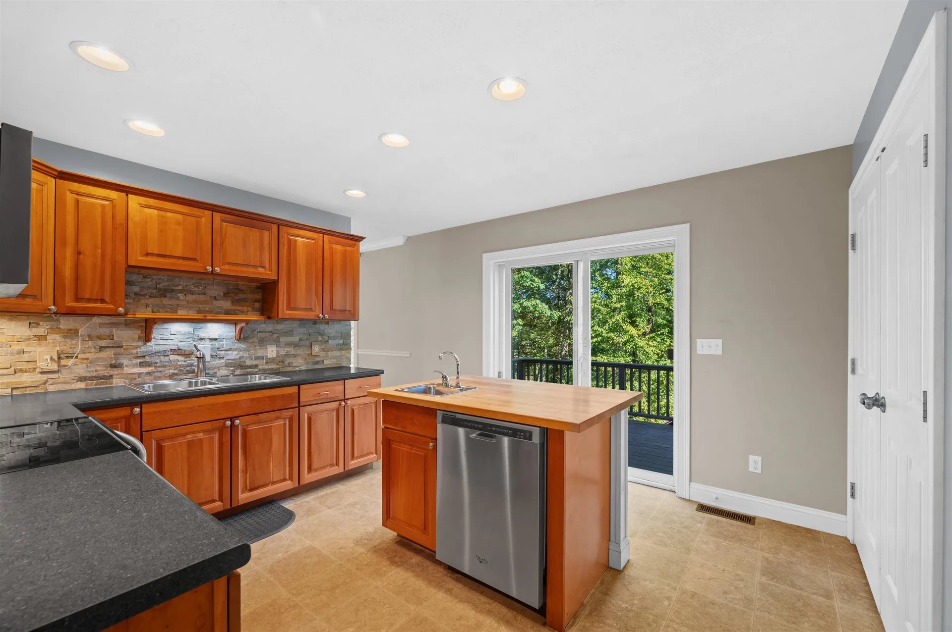 35 Gatchell Way Epping NH 03042